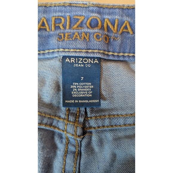 Arizona Jean Co Women’s Shorts Size 7 Denim Roll Cuff - Picture 2 of 6